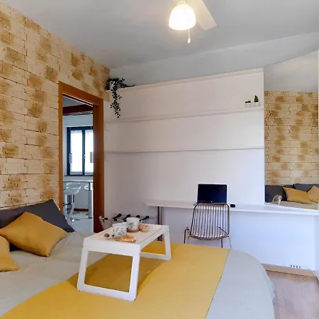 Mediolanum Forum-milano Sud Area-free Parking & Wi-fi Apartamento